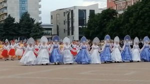 ТАНЕЦ ПОД ПЕСНЮ РОССИЯ.