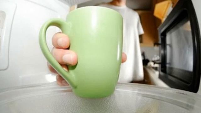 ПРОСТОЙ СПОСОБ ОТЧИСТИТЬ МИКРОВОЛНОВКУ ДО БЛЕСКА!! ЗА 5 МИНУТ! смотреть онлайн