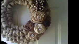 Вот такие поделки из мешковины своими руками можно сделать