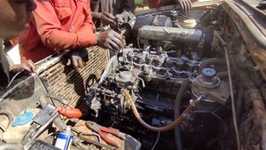 Mitsubishi 4D56 engine rebuild