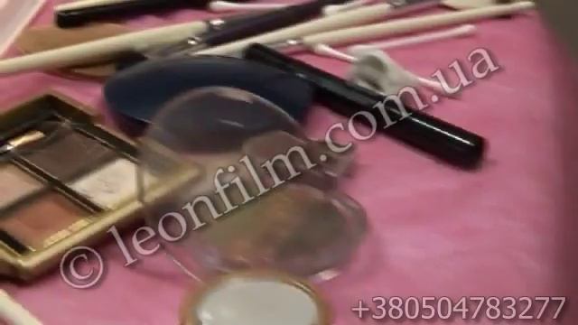 Клип "У визажиста" (Елена) смотреть онлайн