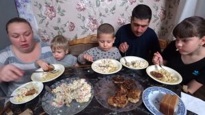 мукбанг  опять любимый крабовый салат