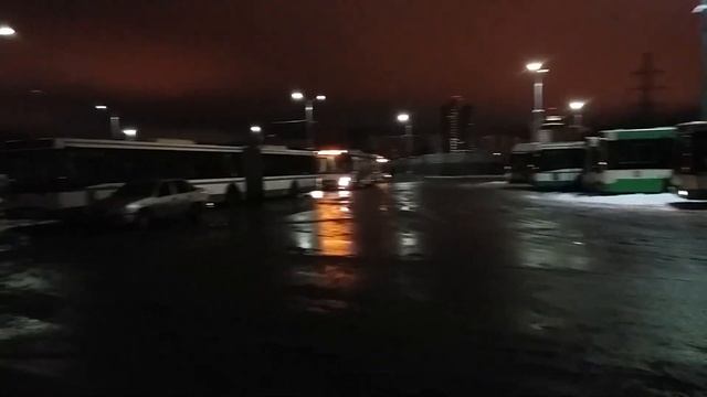 07.12.2018 Автобусы ночью стоят не в парке, а на к/с 905 маршрута, 75 км МКАД смотреть онлайн