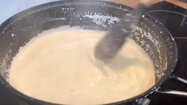 Креветки в сливочно-чесночном соусе. Можно подавать с пастой или просто с багетом. Рекомендую!! смотреть онлайн