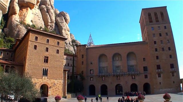Монтсеррат .Монастырь Монтсеррат. Каталония. Испания.Monestir De Montserrat.