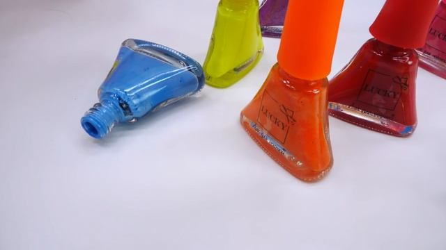 Маникюрный челлендж с лаками LUCKY. Видео для девочек. смотреть онлайн