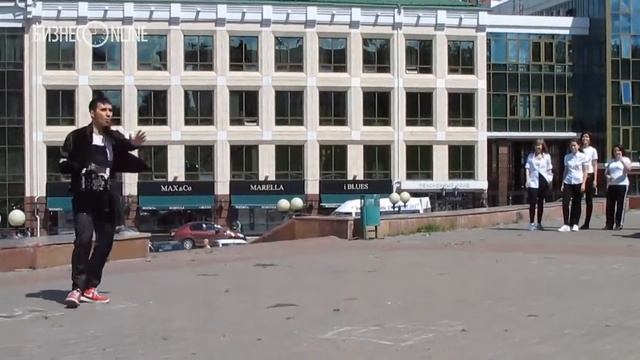 Флешмоб памяти Майкла Джексона в Казани