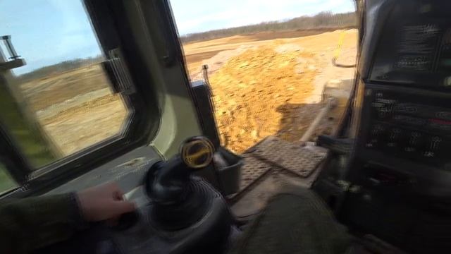 как управлять бульдозером Komatsu D275A полный обзор