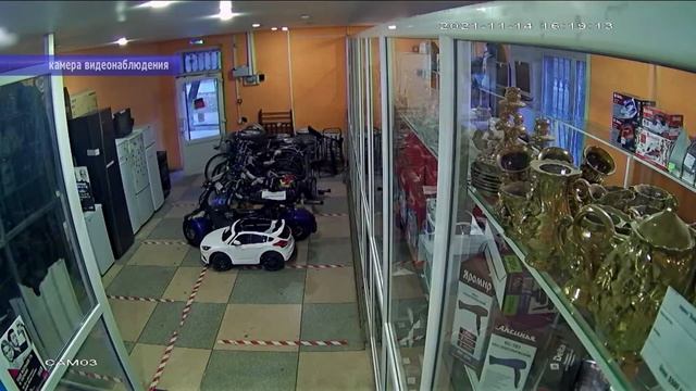 Кража в ломбарде попала на видео смотреть онлайн