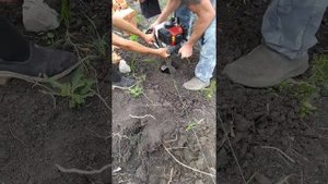 13 июня 2020 г. Мотобур. Бурение. фундамент стальных столбов