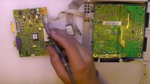 Простой ремонт ЖК монитора с помощью осциллографа.