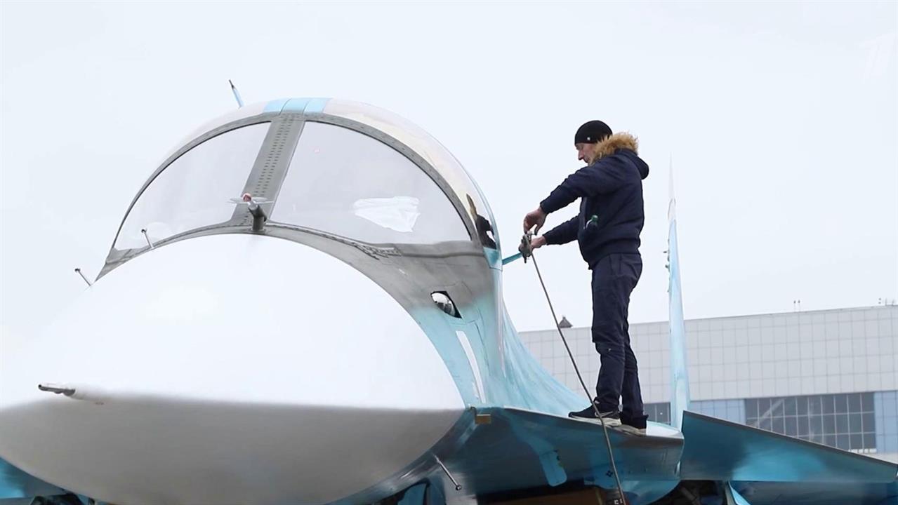 Первую в этом году партию новых фронтовых бомбардировщиков Су-34 получили российские ВКС