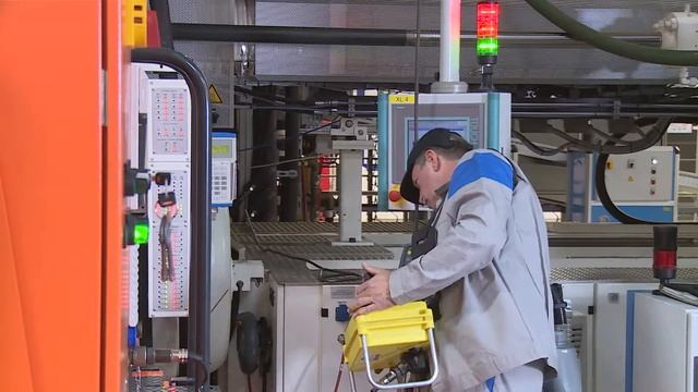 HUBTEX Cambiador de herramientas SFB-W 50 en la fábrica de Volkswagen en Wolfsburg смотреть онлайн