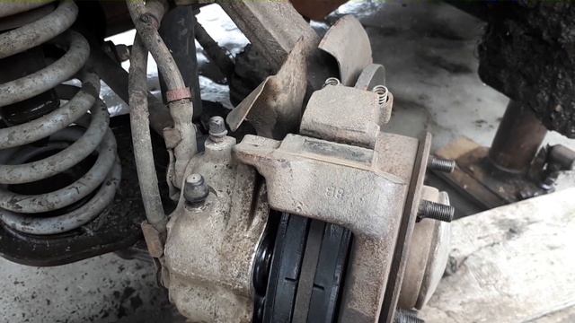 Победил брякающие суппорта - Chevrolet Niva, 1,8 л, 2005 года своими руками DRIV