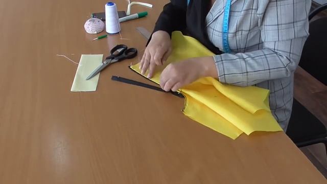 Тігін өндірісінің технологиясы. Тақырыбы: Әйелдер шалбарын өңдеу. Өндірістік о/ш: Хасенова Н.С.