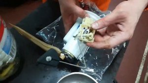 Гараж самообслуживания. Замена топливного фильтра на Honda Stream