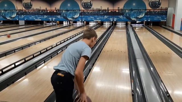 Боулинг. Мега Белая Дача! смотреть онлайн