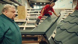 Ендова на кровле из металлочерепицы. Фрагмент фильма о монтаже металлочерепицы. УНИКМА.