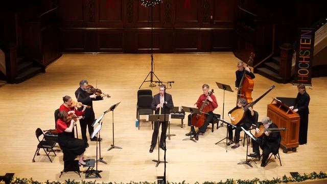 Vivaldi: Concerto for Oboe, RV447: Larghetto and Minuet смотреть онлайн