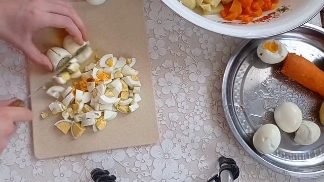 Наш любимый рецепт.Салат "ОЛИВЬЕ". Оливье с колбасой. Кыргызча рецепт. Olivier salad. #салат #оливь