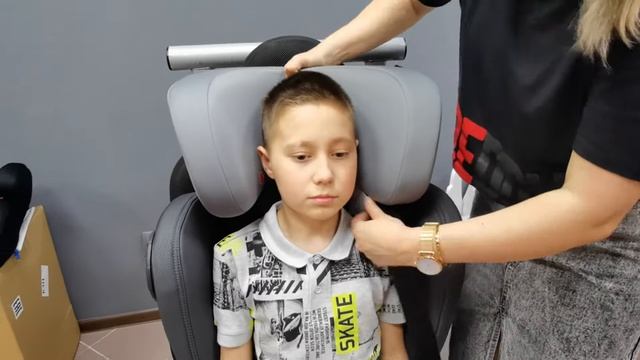 Бустер или автокресло со спинкой? смотреть онлайн