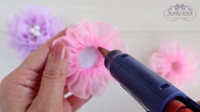 ? Воздушные цветы из органзы. Organza Bows DIY