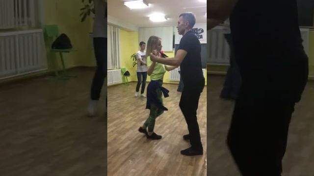 21.03.19 Bachata beginners lessons ( 1 уровень)