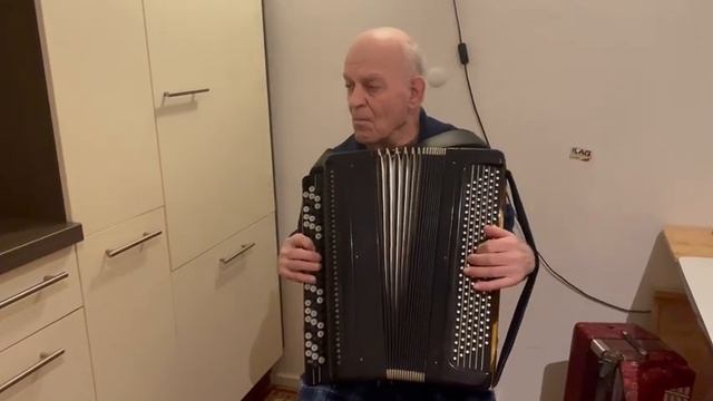 НА КРЫЛЕЧКЕ ТВОЁМ смотреть онлайн