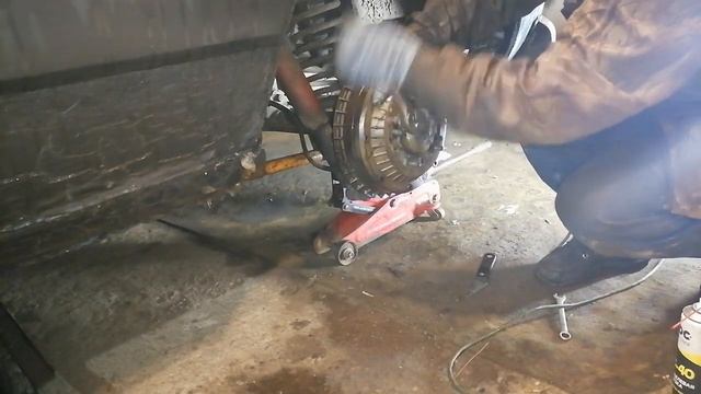 Делай так и тормозной барабан снимется легко. смотреть онлайн