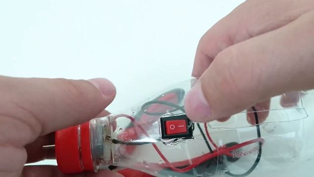 Kola Şişesinden ve Kartondan Pervaneli Uçak Nasıl Yapılır - Çok Basit смотреть онлайн