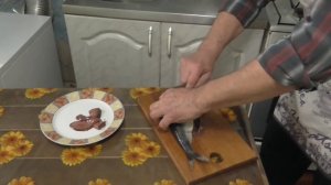 Селедка  Как быстро отделить селедку от костей Филе селедки Как разделать селедку