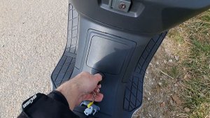 Suzuki Burgman 250 Skywave 250 Walkaround & Engine Sound