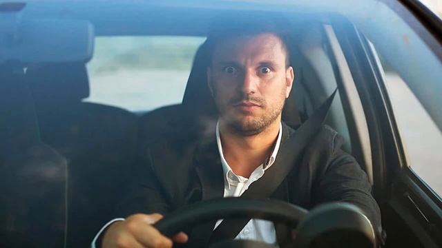 Сбавь скорость! Сказала девочка.Я думал она боится а она...