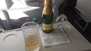 Перелёт Париж-Хельсинки, как кормят в бизнес классе.