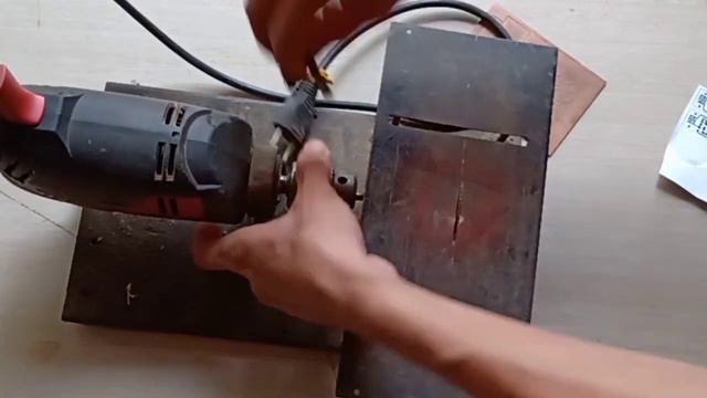 Mostrando a ultilidade do Sprint layout PCB caseira смотреть онлайн