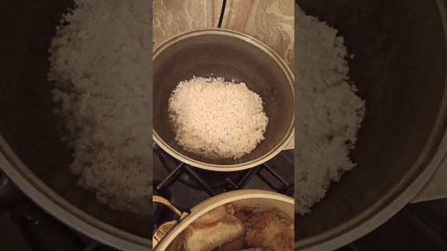 Готовим рыбу Минтай с вкусной подливкой и рисовым гарниром смотреть онлайн