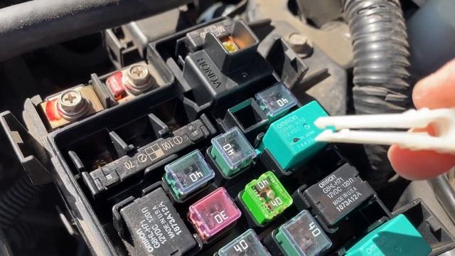 Honda Accord Radio Won't Turn On | Check This First! смотреть онлайн