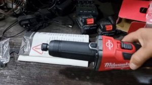 Аккумуляторная прямая шлифмашина Milwaukee.                     13 июля 2023 г.