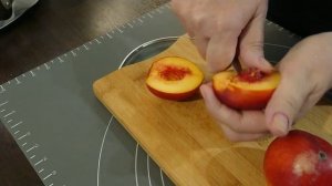 Быстрый пирог из творожного теста с персиками и сливами. Рецепт из доступных продуктов и без мороки