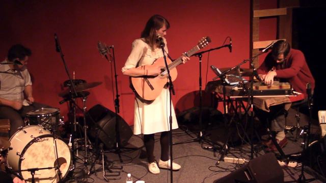 Laura Gibson - "Nostrodamus Song" смотреть онлайн