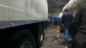 #90 Ремонт колеса у "Нового" прицепа, замена шпилек, едем на загрузку.