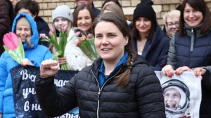 Российский космонавт Анна Кикина вернулась в Москву
