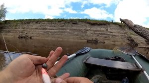 Рыбалка на спиннинг. Щука на джиг. первая рыбалка удалась. Река Омь. Рыбалка 2020.