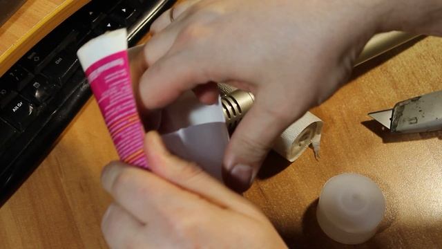 #ДиюДоктор Режем тубу с герметиком|Звуки которые мы не слышим\Cut the tube with sealant what's insi смотреть онлайн