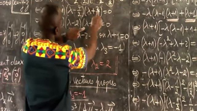 Vérifier si une matrice est diagonalisable смотреть онлайн