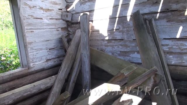 10. Село Сыпучи на реке Вишера. Пермский край. Старое село уже покинуто, новое еще держится
