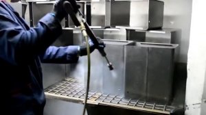 Обезжиривание поверхностей перед окрашиванием с помощью парогенератора