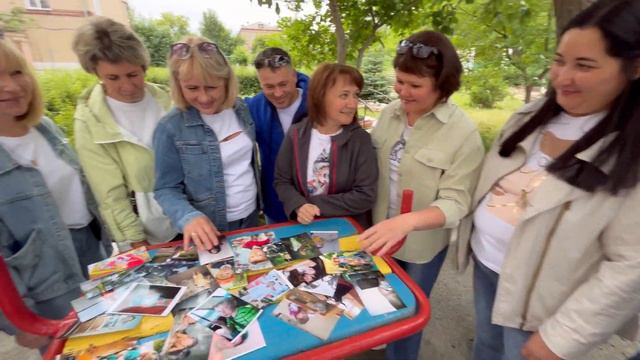 Сюрприз от родителей на выпускной 11 класс. Слова, съемка, монтаж - ведущая Ольга Комова. смотреть онлайн