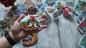 Моя коллекция вышитых новогодних игрушек!