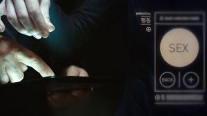 Одинокого астронавта отправили с андроидом, обладающим множеством функций, но ему нужна только одна